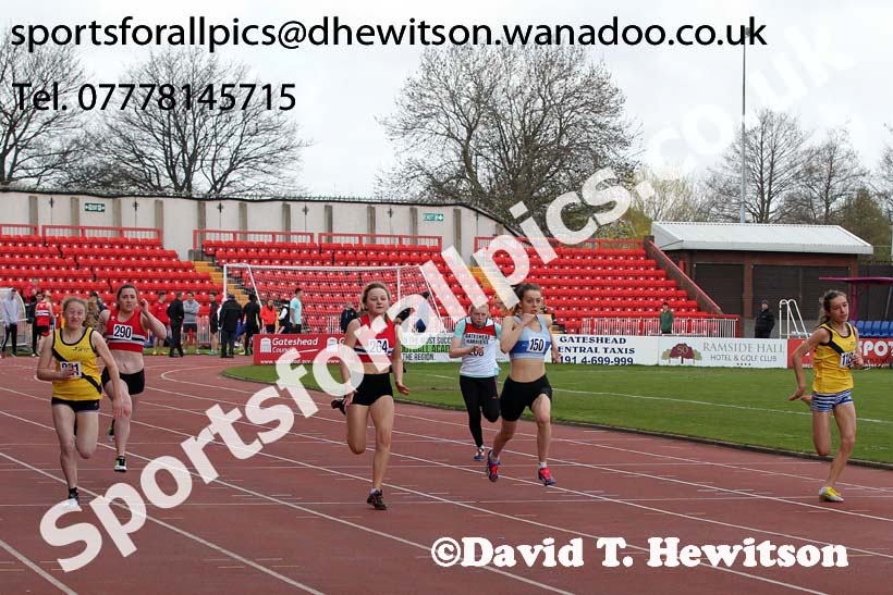 Girls 100 metres, Gateshead Open Medal Meeting. Photo: David T. Hewitson/Sports for All Pics